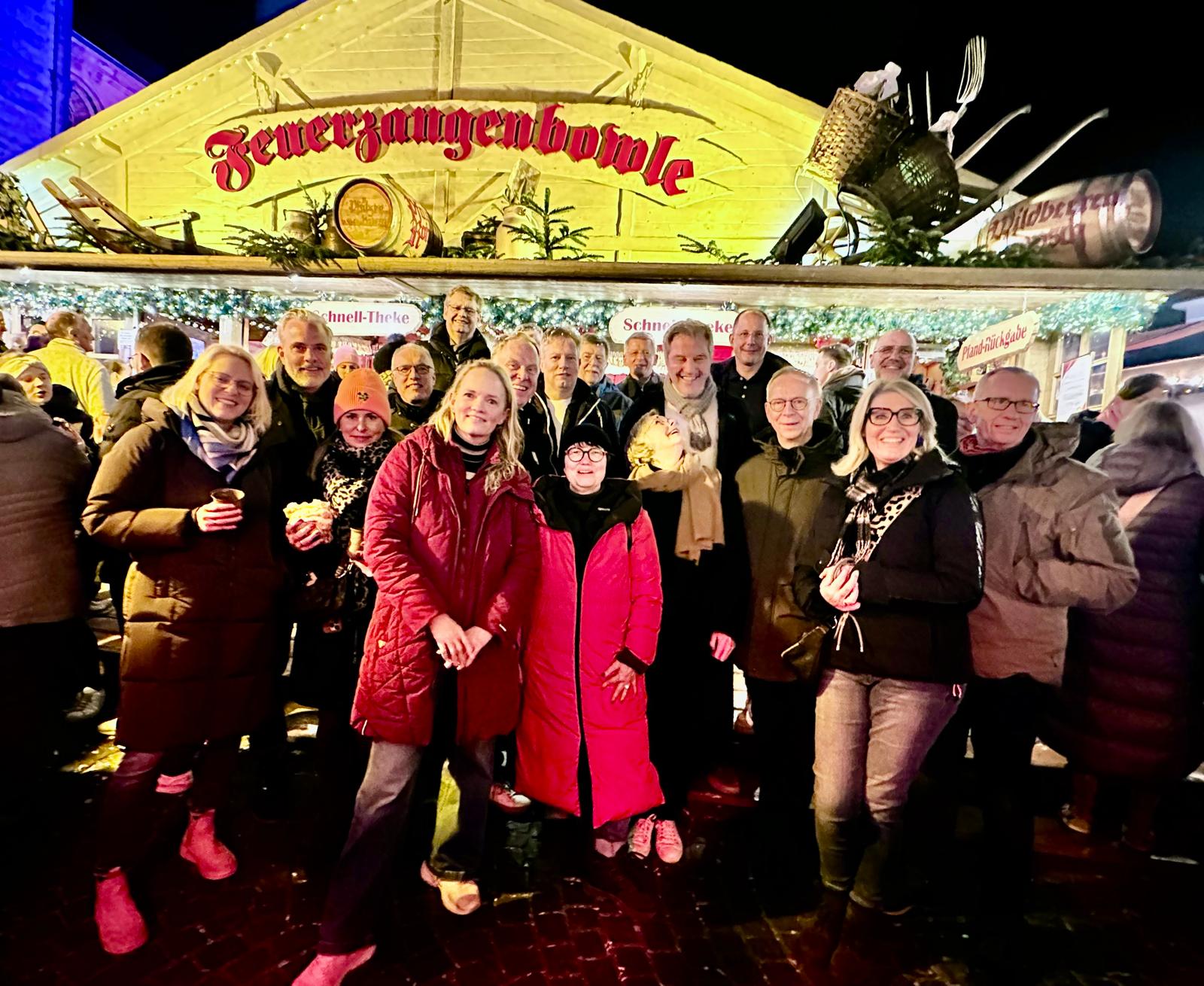 Gruppenfoto auf dem Weihnachtsmarkt