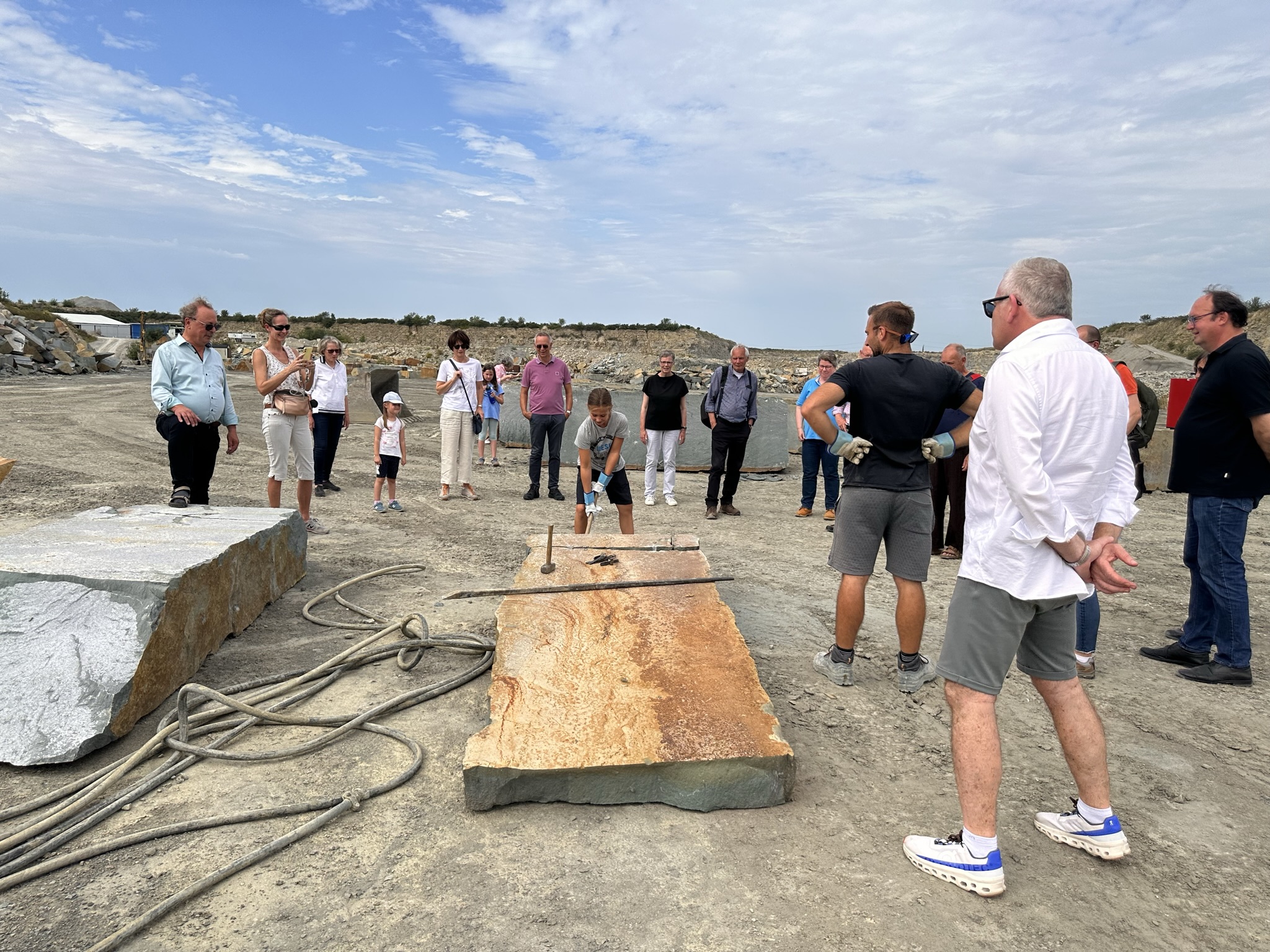 Gruppe im Steinbruch
